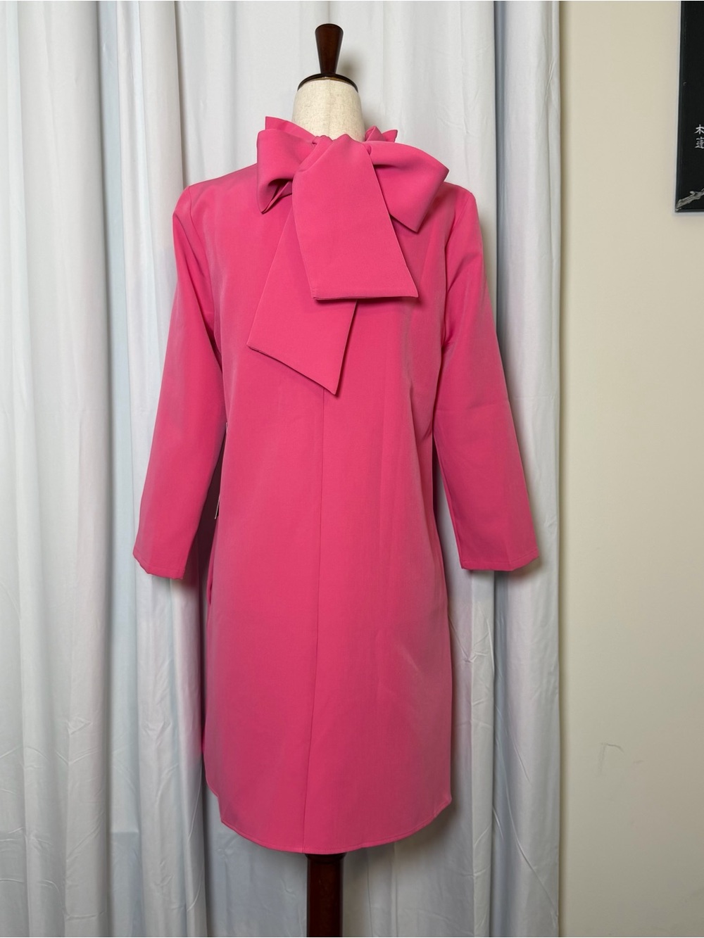 Tuckernuck Daphne Dress NWT Hot Pink Bow Back Shift Pockets Women’s Small - Picture 4 of 14